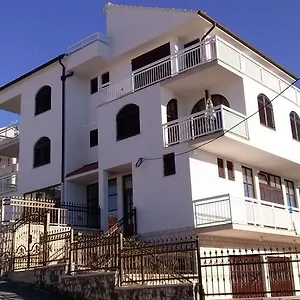 Nada Trogir