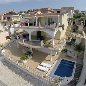 Apartment Palace View, Trogir