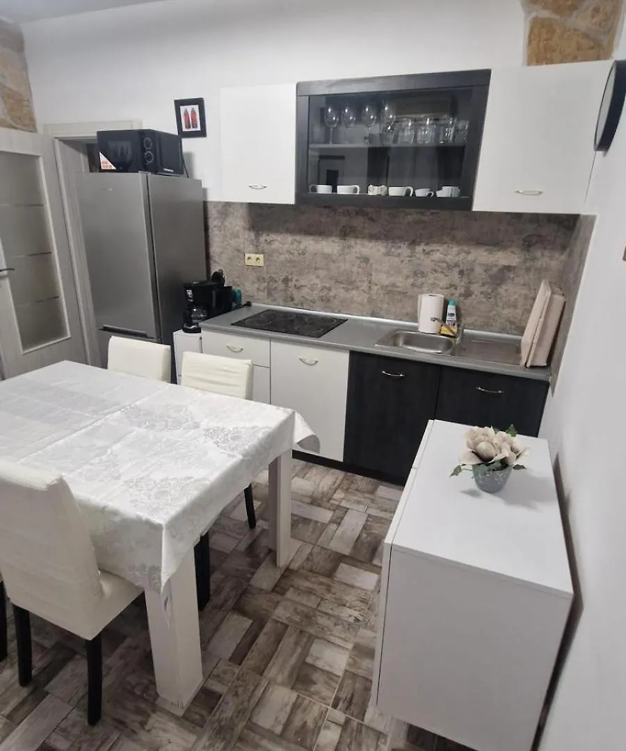 Apartments Bareta - Trogir 0*,