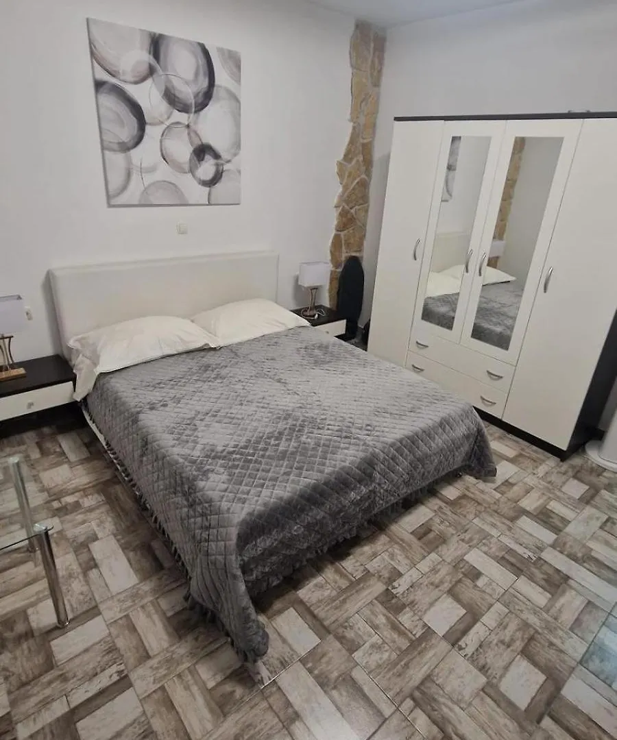 Apartments Bareta - Trogir 0*,